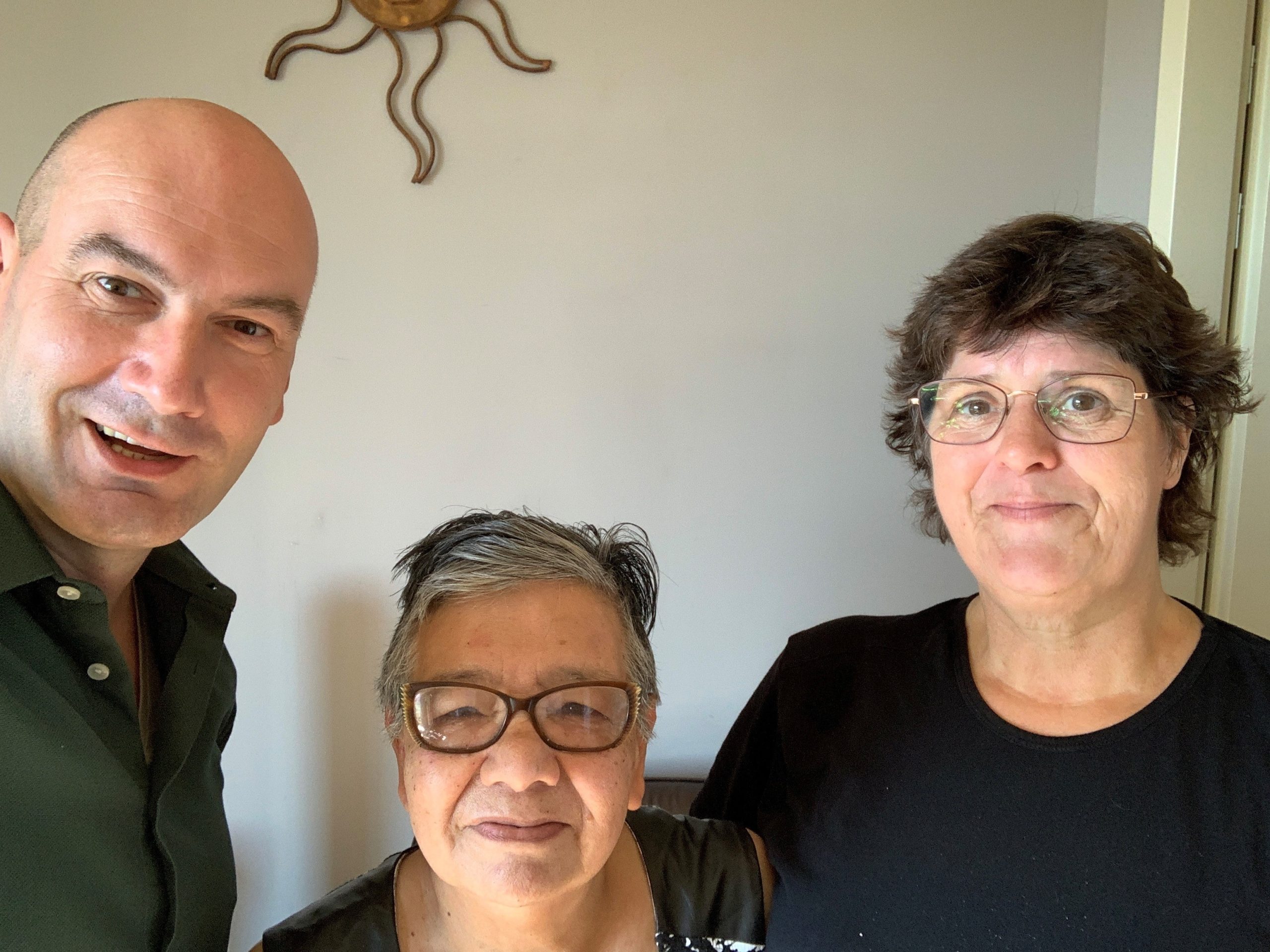 Bestuurder André loopt mee